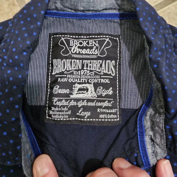 Broken Threads Polka Dot Button Down Shirt Size Large Blue Classic Preppy Casual - Picture 3 of 5